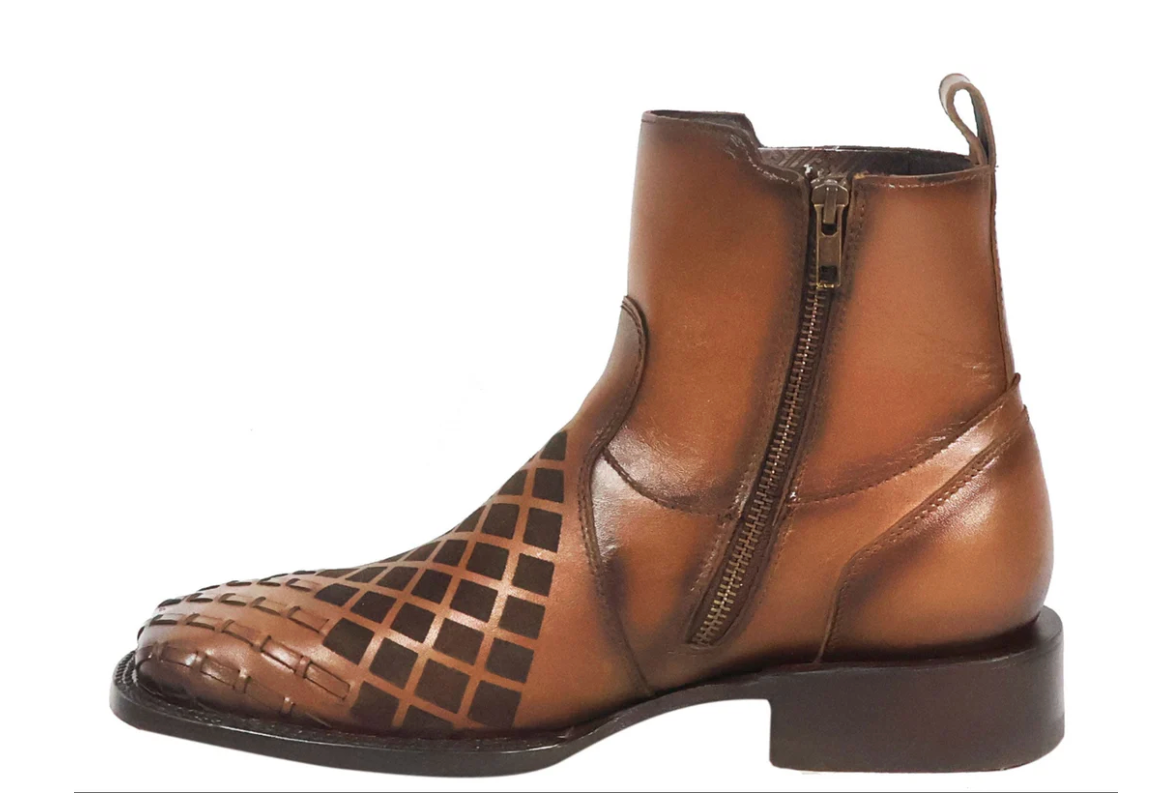 JERRY - Wide Square Toe Short