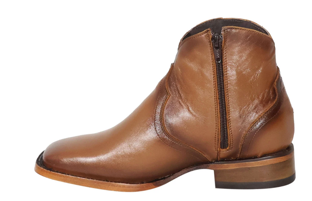 NELLY - Wide Square Toe Short