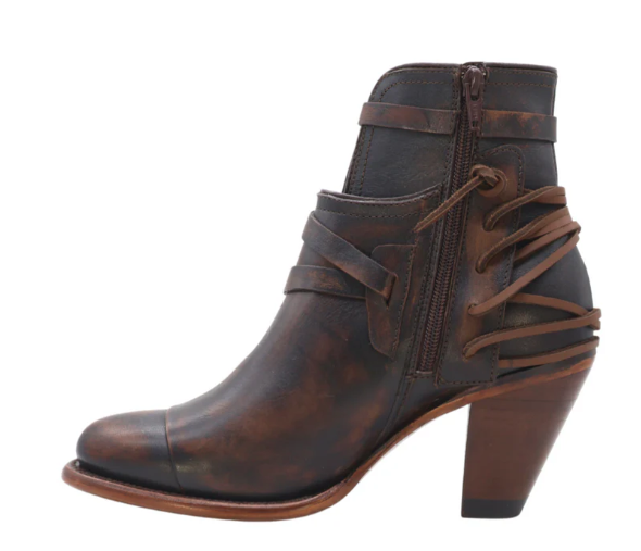 CRUE - Round Toe Short