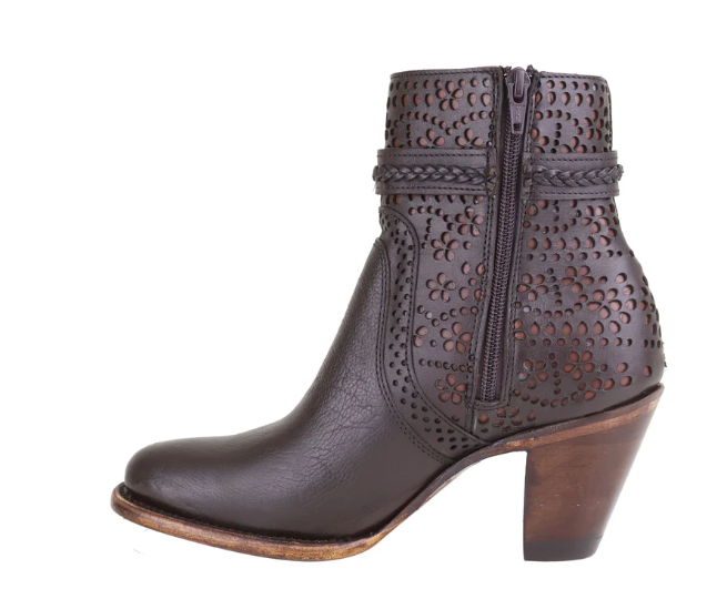 JACKIE - Round Toe Short
