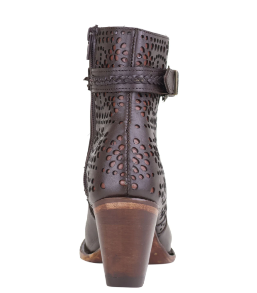 JACKIE - Round Toe Short